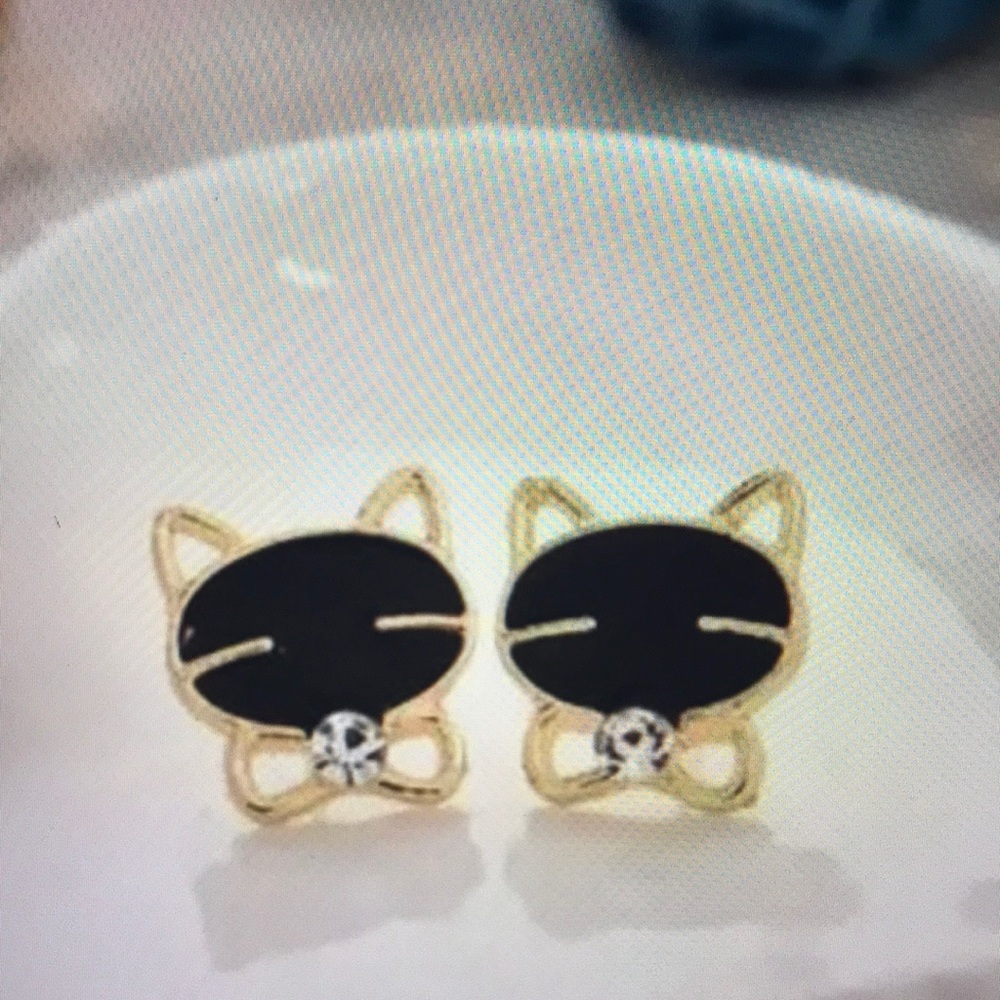 Cat lovers cute earrings !!! NWR - Picture 1 of 2